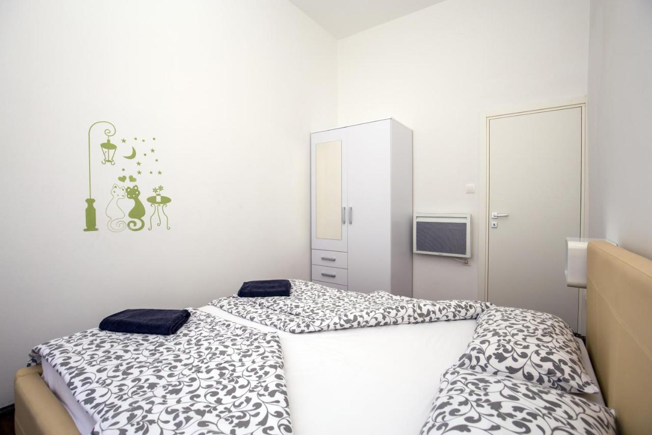 Apartment With Garden And Free Parking Pula Extérieur photo