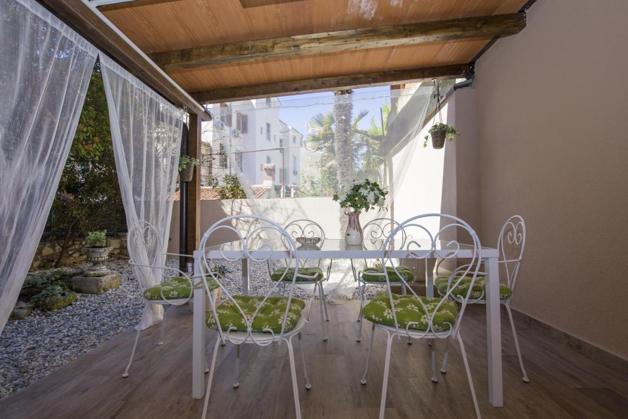 Apartment With Garden And Free Parking Pula Extérieur photo